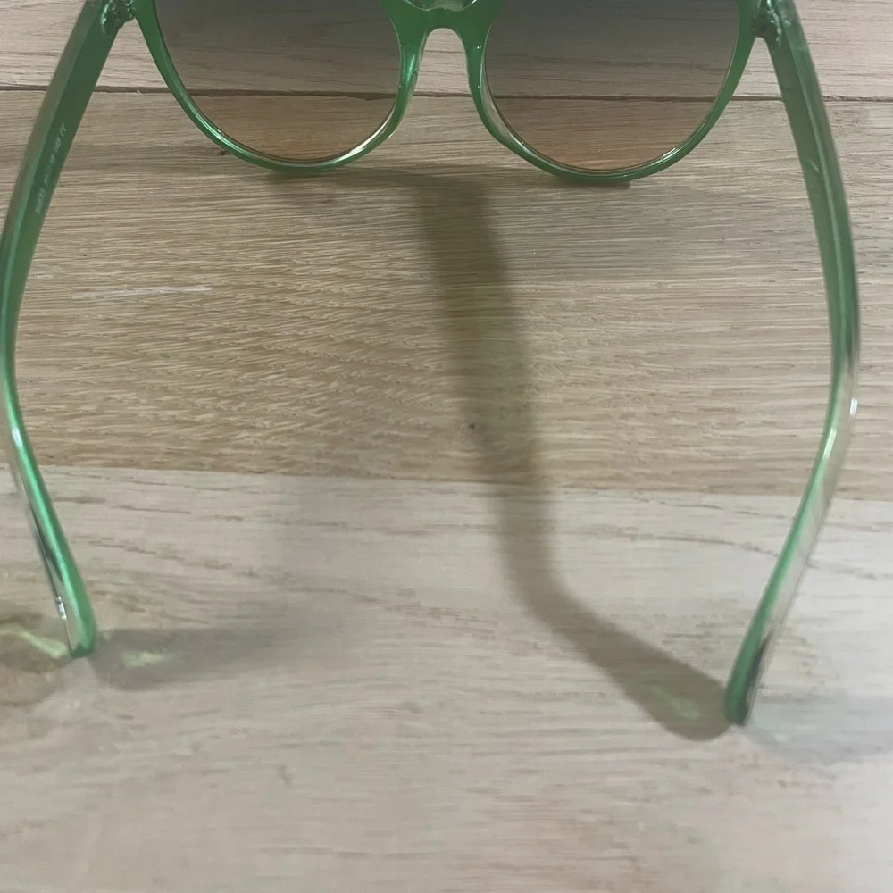 Oversized cat 🐈‍⬛ sunglasses in green